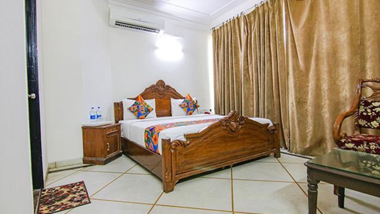 Photo of Bedroom in DLF Phase 3