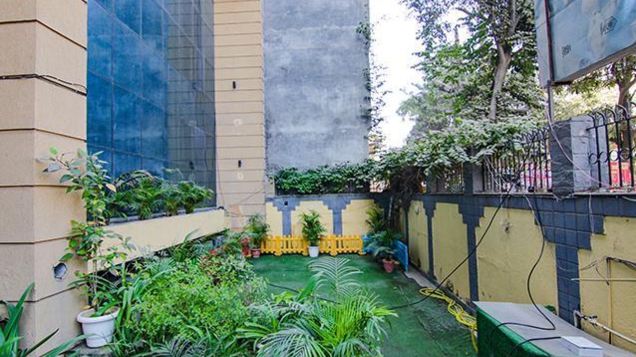 Photo of Others in DLF Phase 3