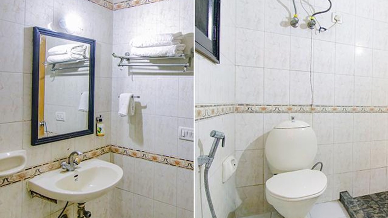 Photo of Bathroom in DLF Phase 3