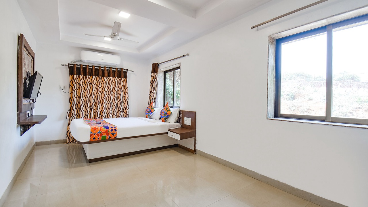 Photo of Bedroom in Mahabaleshwar