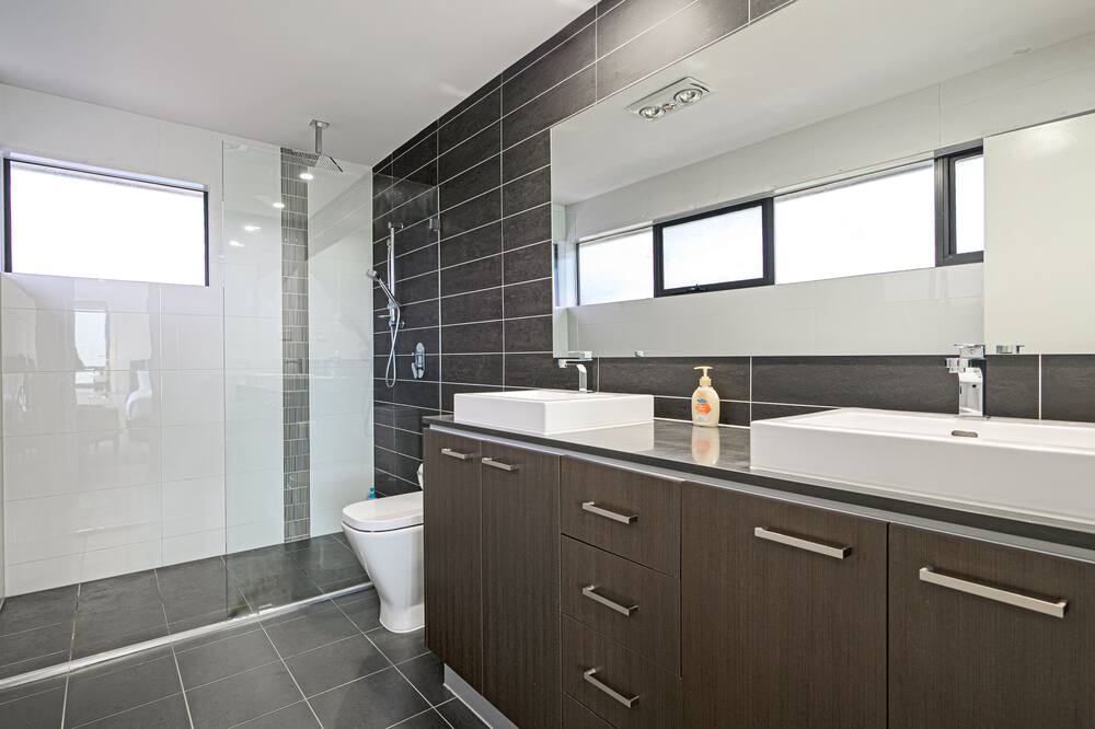 Photo of Bathroom in Catherine Field