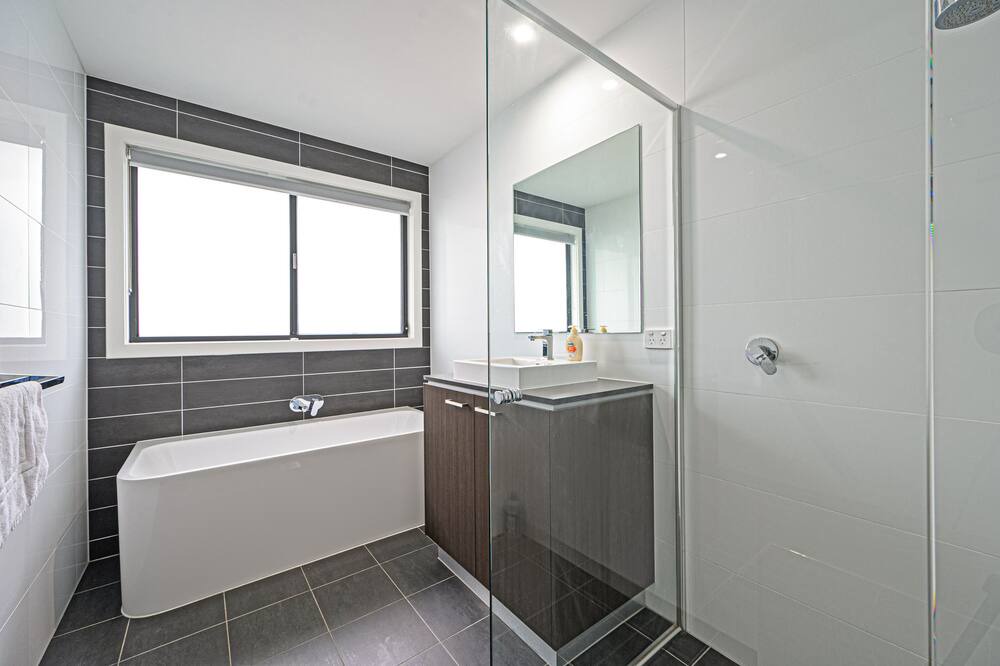 Photo of Bathroom in Catherine Field