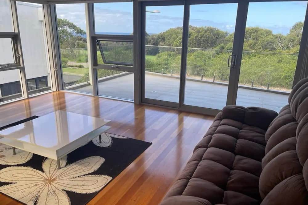 Photo of Livingroom in Little Bay