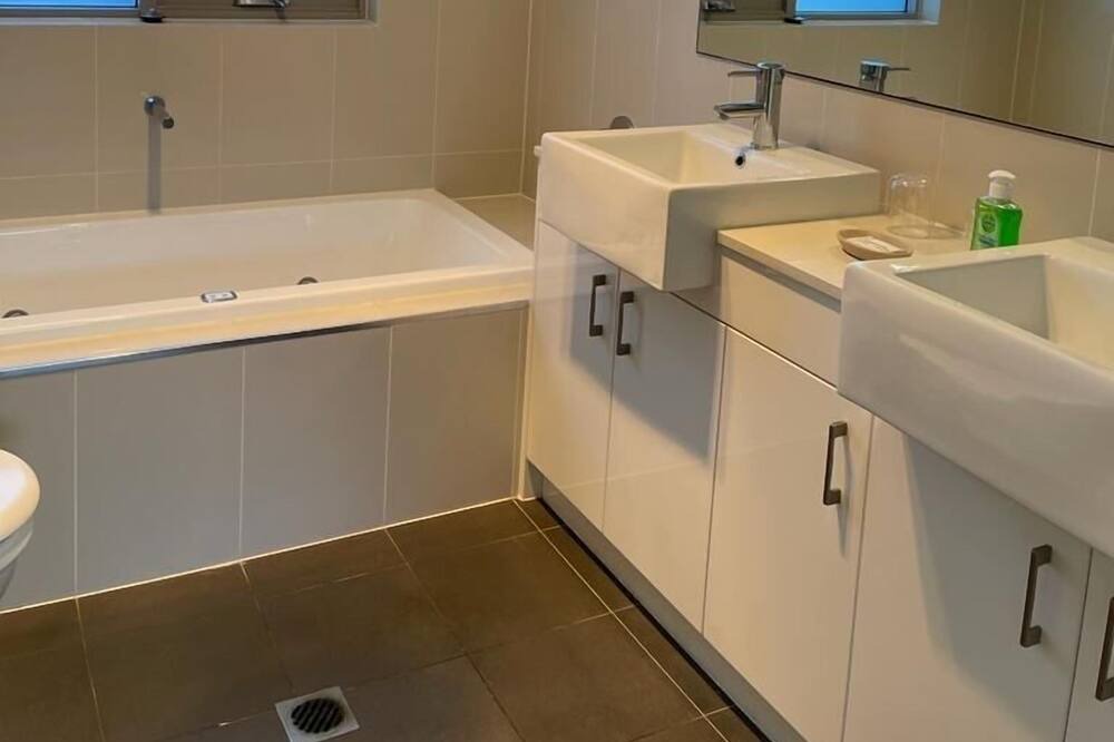 Photo of Bathroom in Little Bay