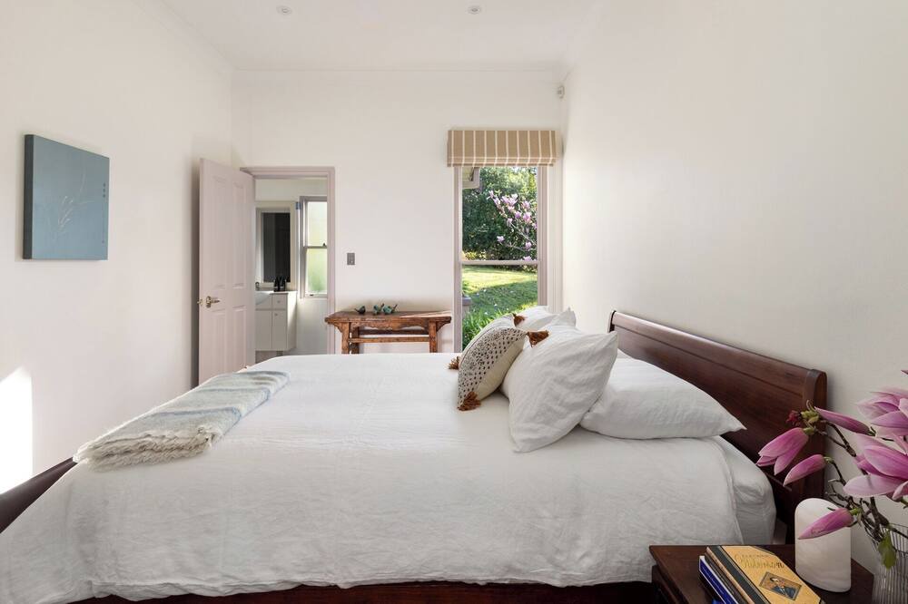 Photo of Bedroom in Terrey Hills
