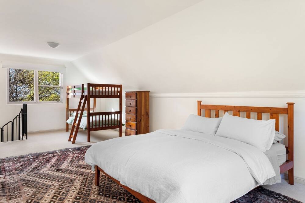 Photo of Bedroom in Terrey Hills