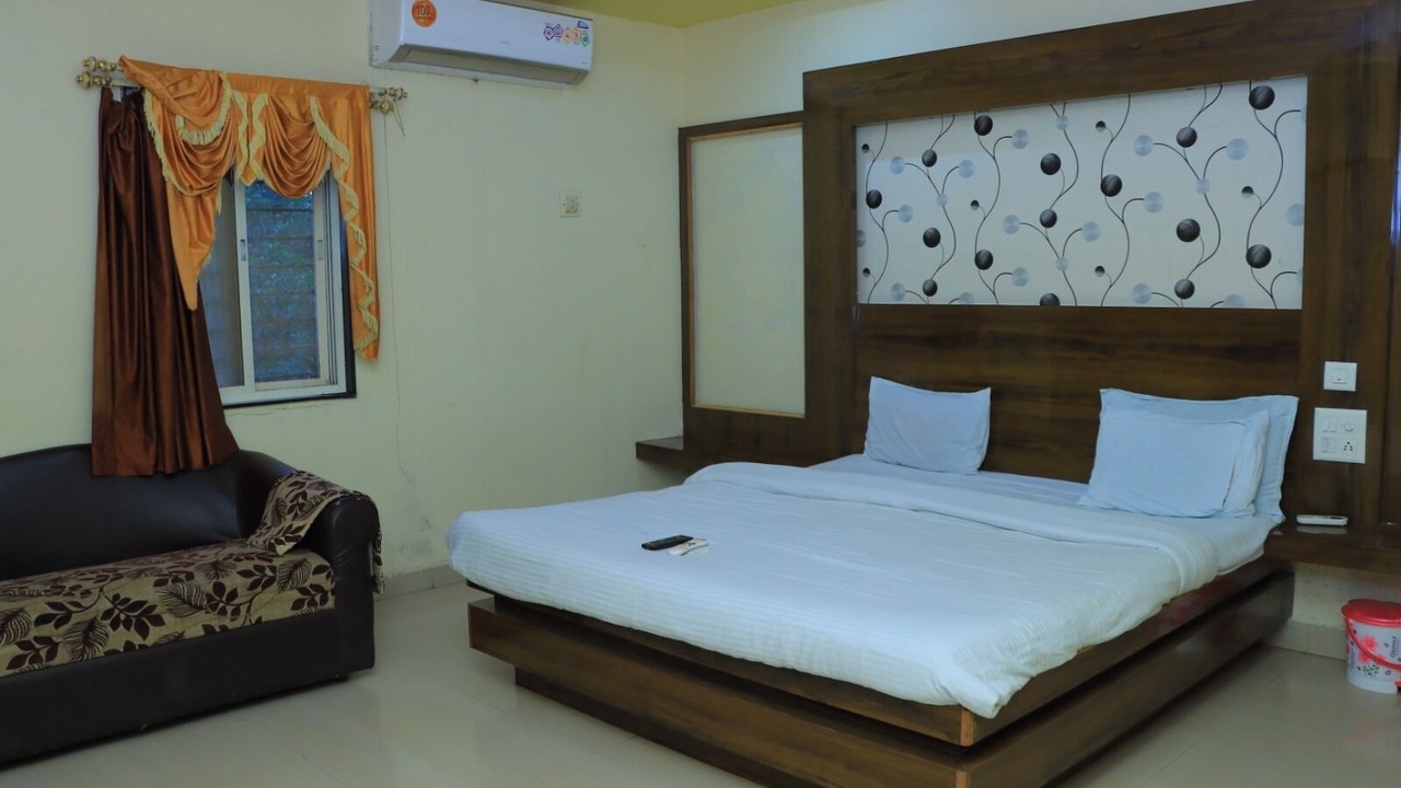 Photo of Bedroom in Latur
