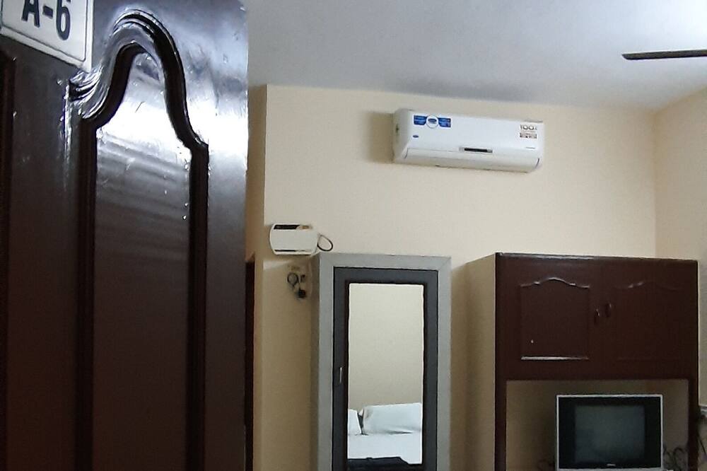 Photo of Bedroom in Poonamallee