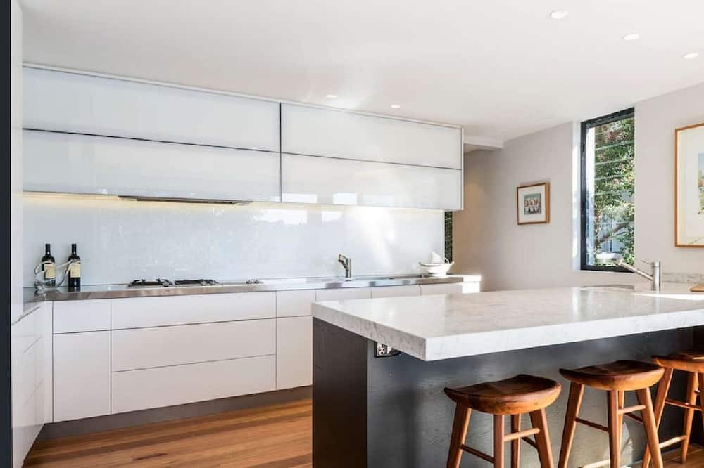 Photo of Kitchen in Avalon Beach