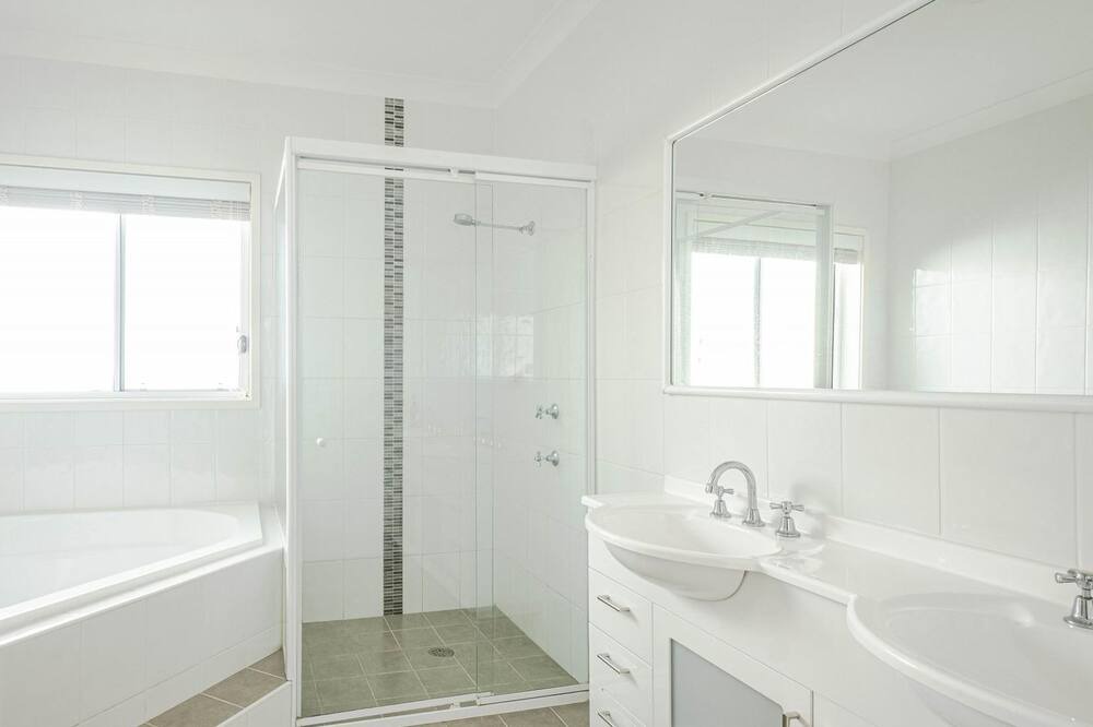Photo of Bathroom in Macmasters Beach
