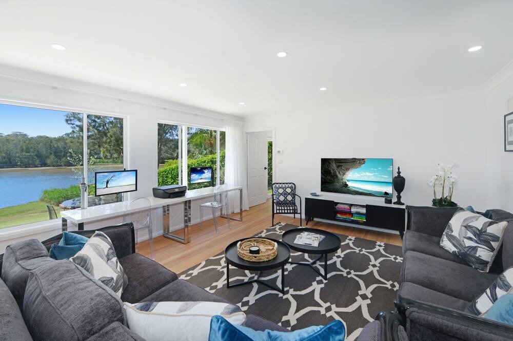 Photo of Livingroom in Avoca Beach