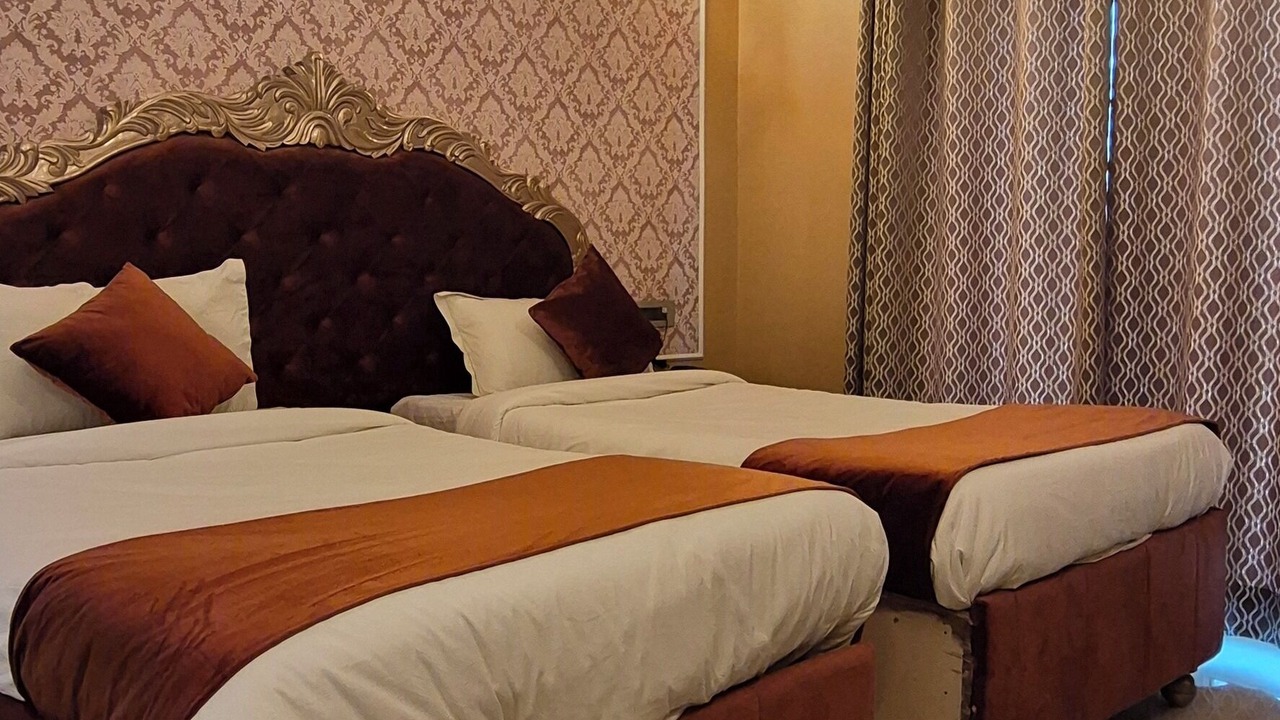 Photo of Bedroom in Taj Ganj