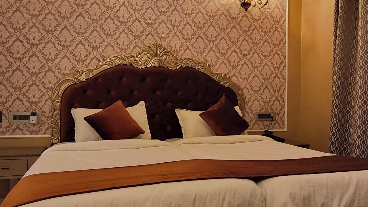 Photo of Bedroom in Taj Ganj
