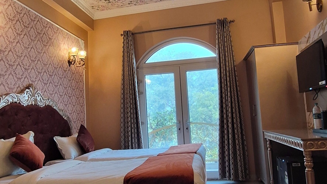 Photo of Bedroom in Taj Ganj