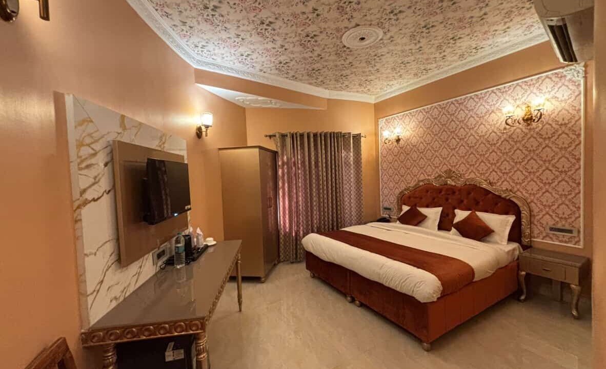 Photo of Bedroom in Taj Ganj
