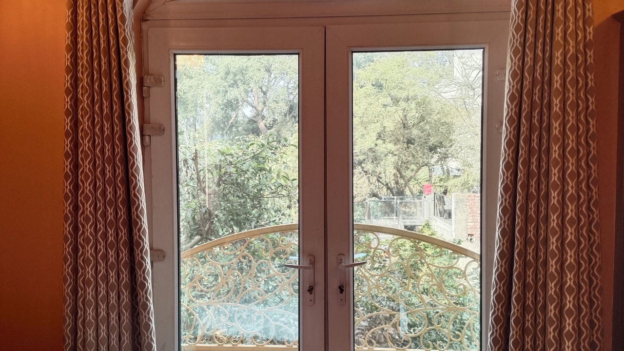 Photo of Bedroom in Taj Ganj