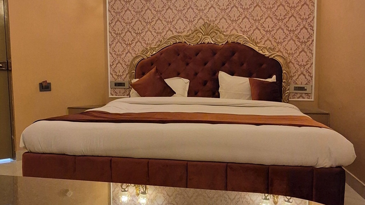 Photo of Bedroom in Taj Ganj