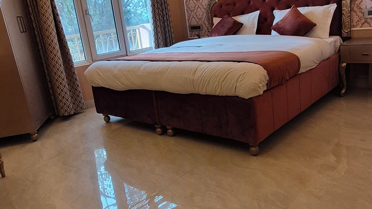 Photo of Bedroom in Taj Ganj