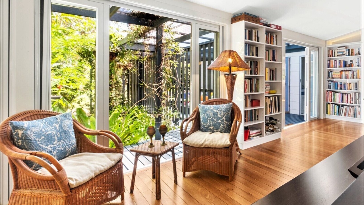 Photo of Livingroom in Macmasters Beach