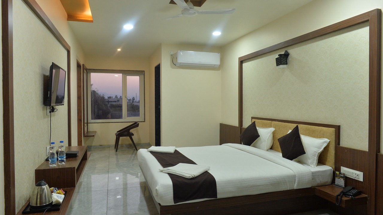 Photo of Bedroom in Rajpipla