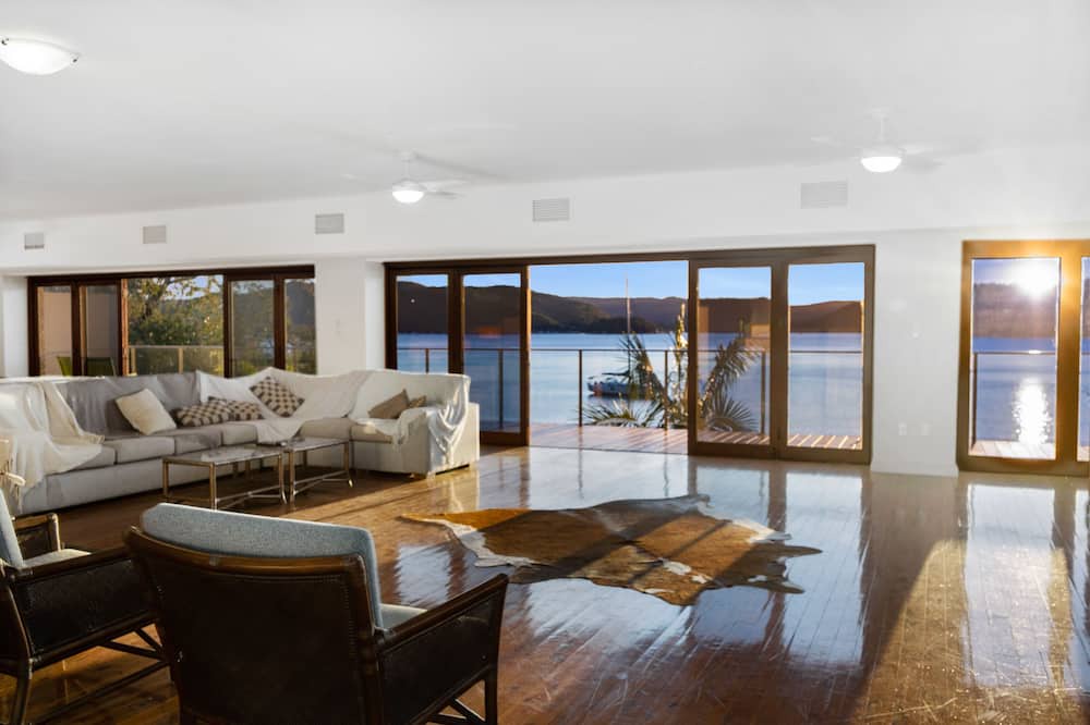 Photo of Livingroom in Little Wobby