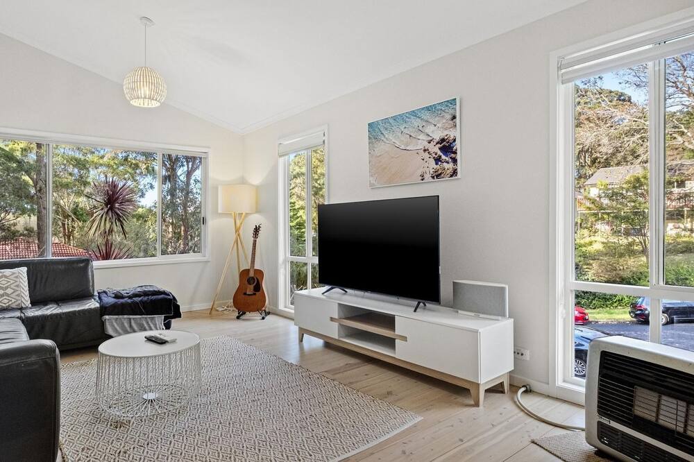 Photo of Livingroom in Macmasters Beach