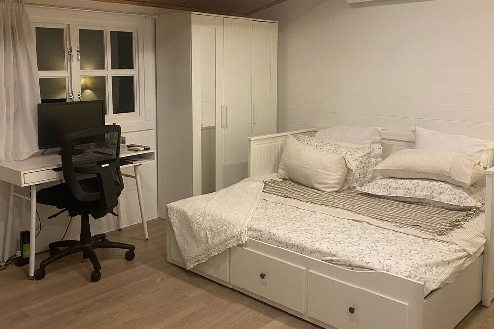 Photo of Bedroom in Castle Hill