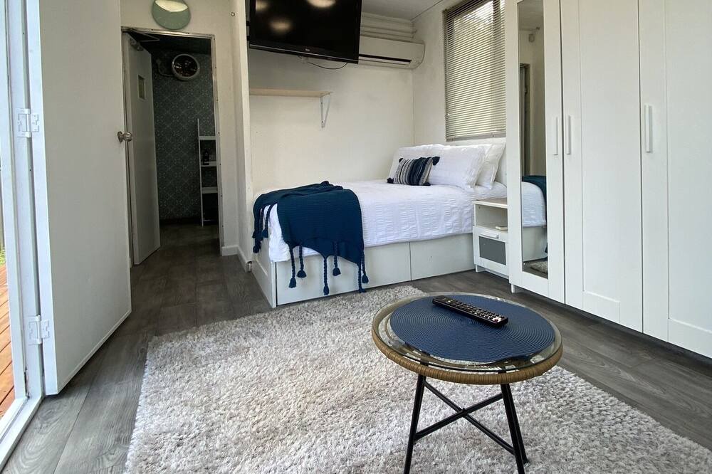 Photo of Bedroom in Empire Bay