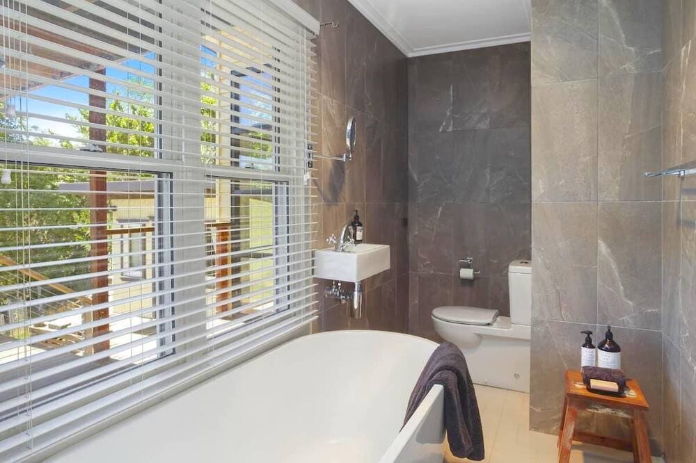 Photo of Bathroom in Blackheath