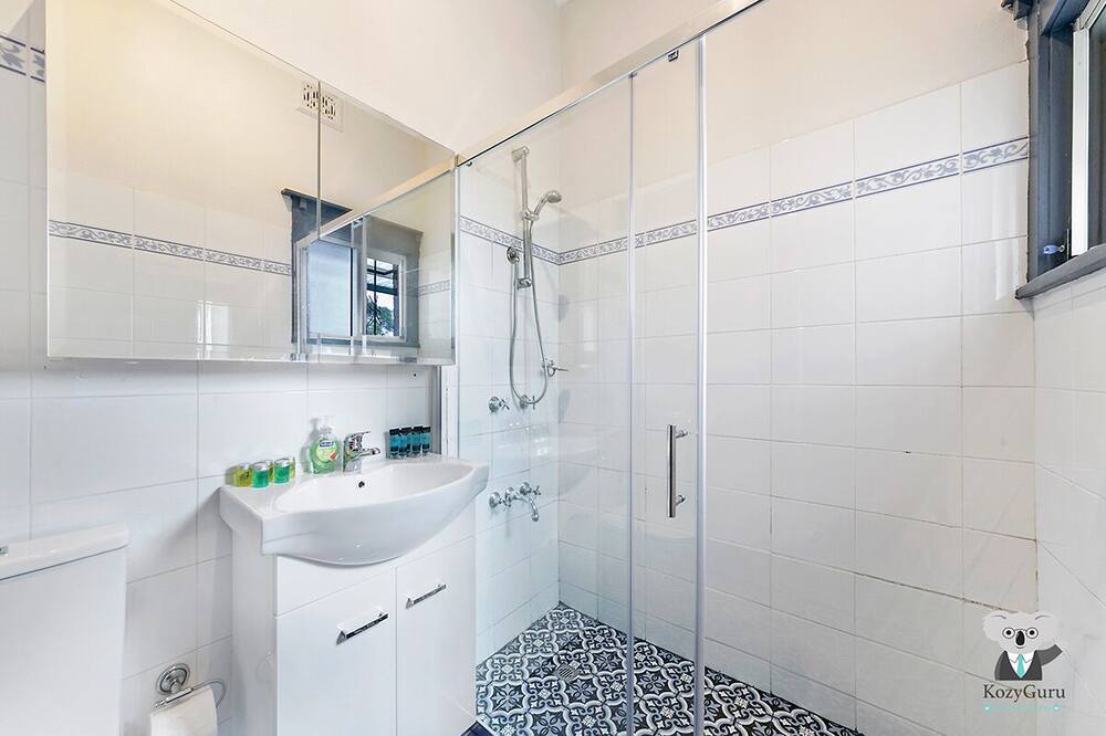 Photo of Bathroom in Arncliffe