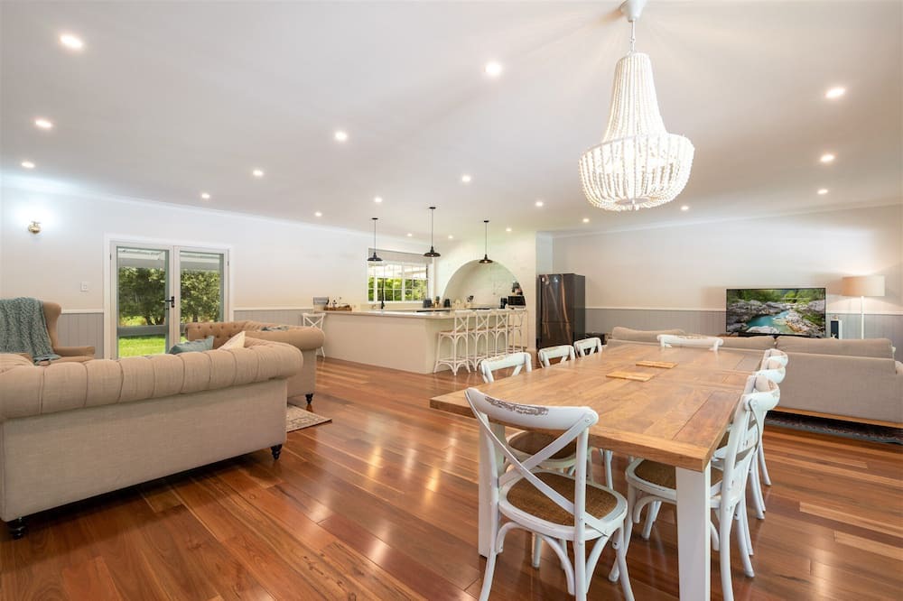 Photo of Livingroom in Sutton Forest