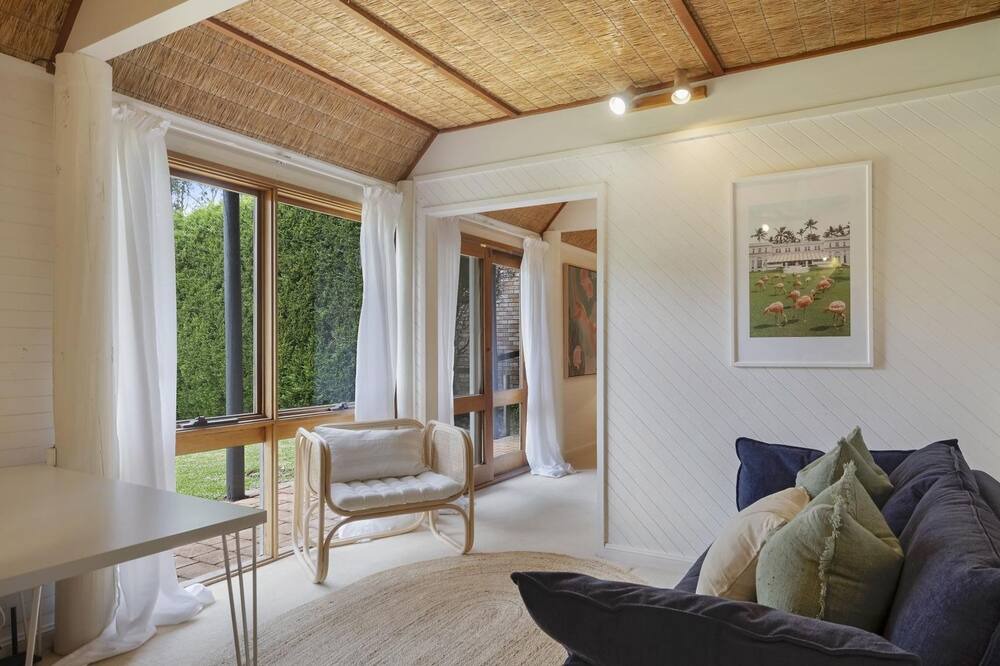 Photo of Livingroom in Macmasters Beach