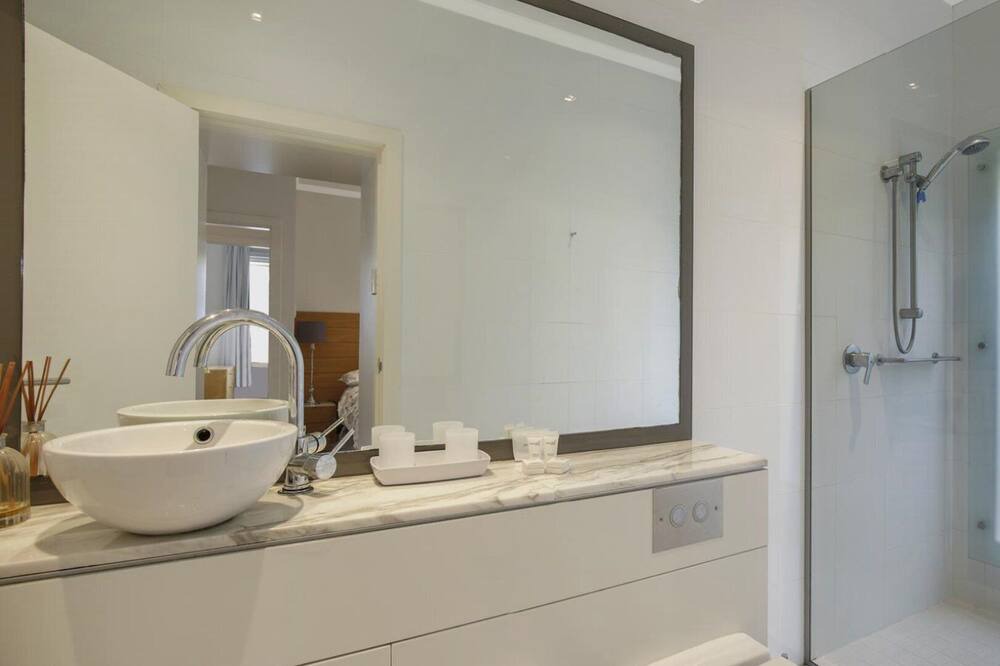 Photo of Bathroom in Patonga