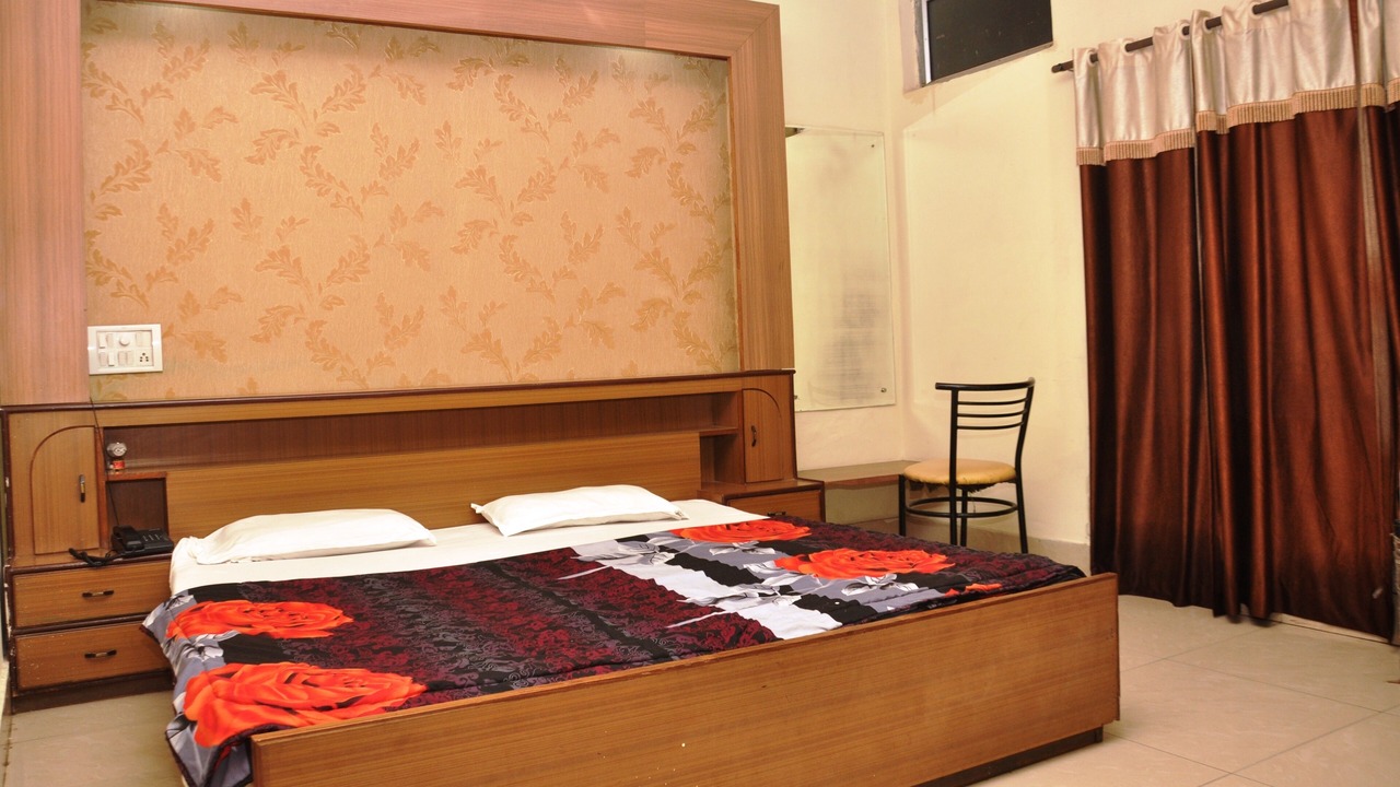 Photo of Bedroom in Maharana Pratap Nagar