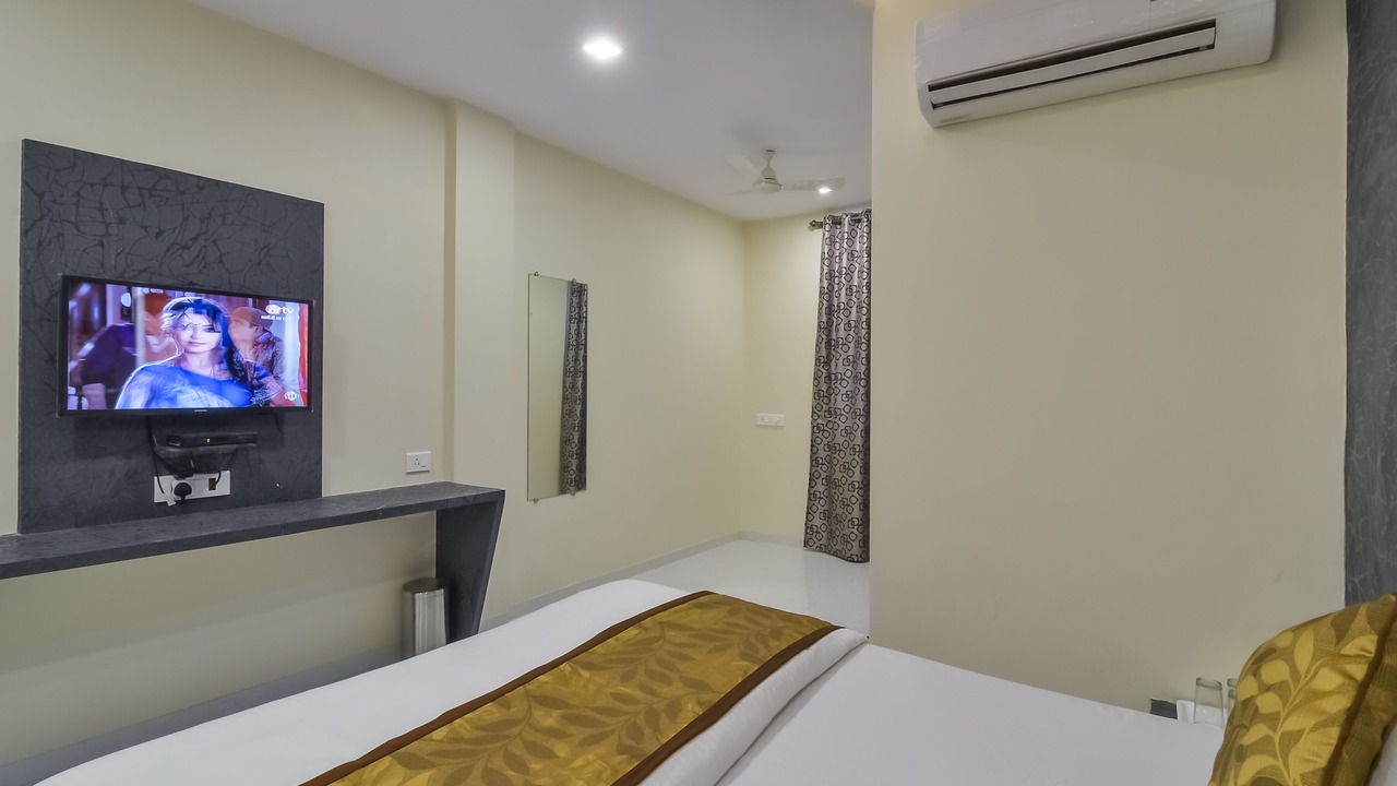 Photo of Bedroom in Dadar East