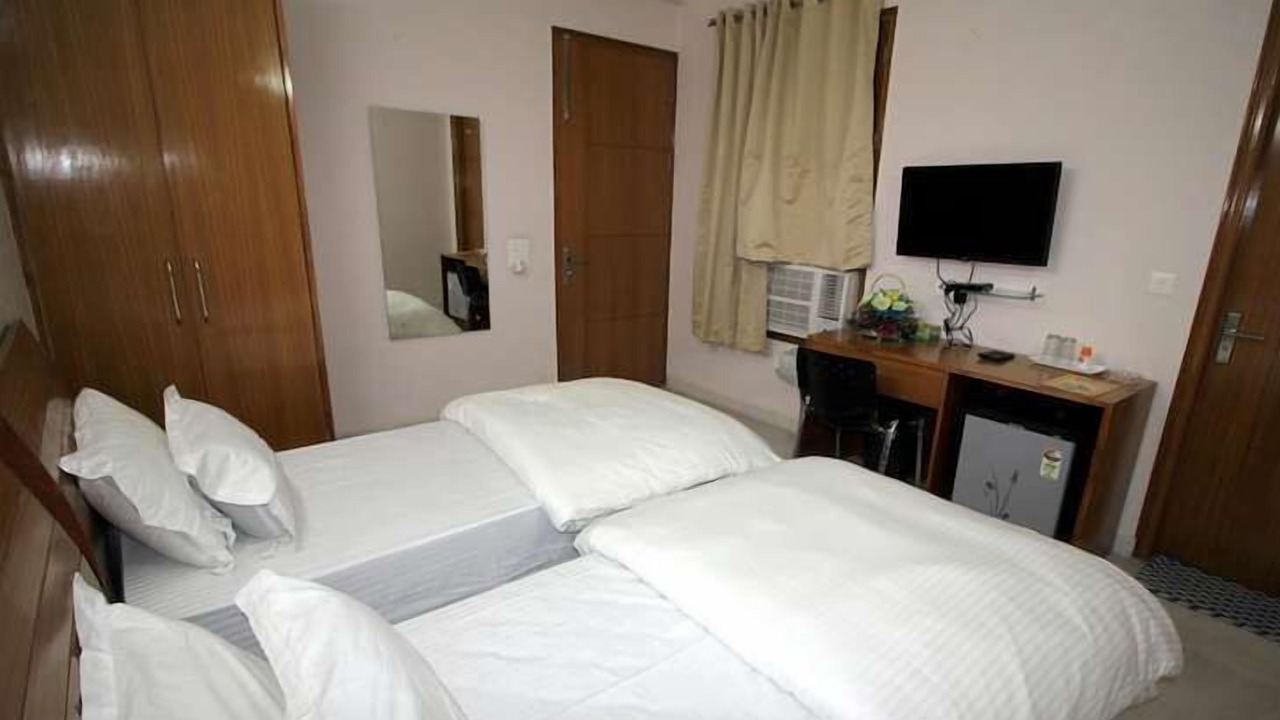 Photo of Bedroom in DLF City