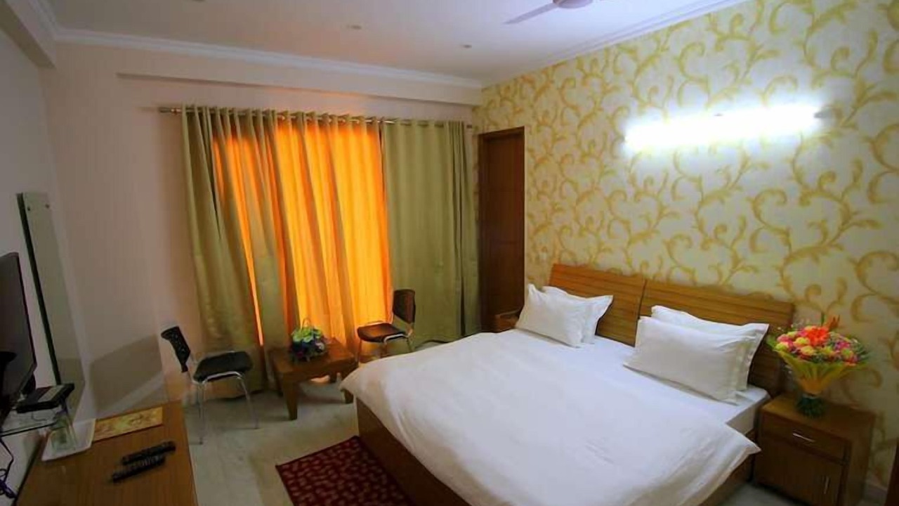 Photo of Bedroom in DLF City