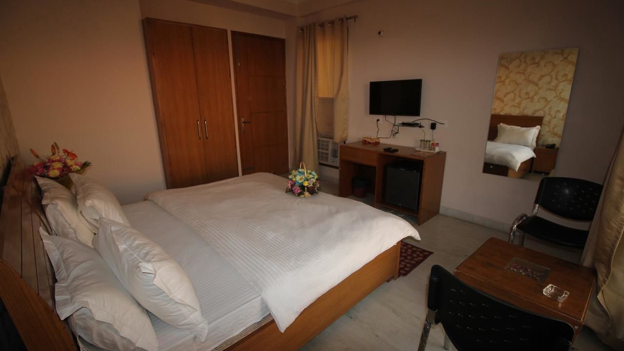 Photo of Bedroom in DLF City