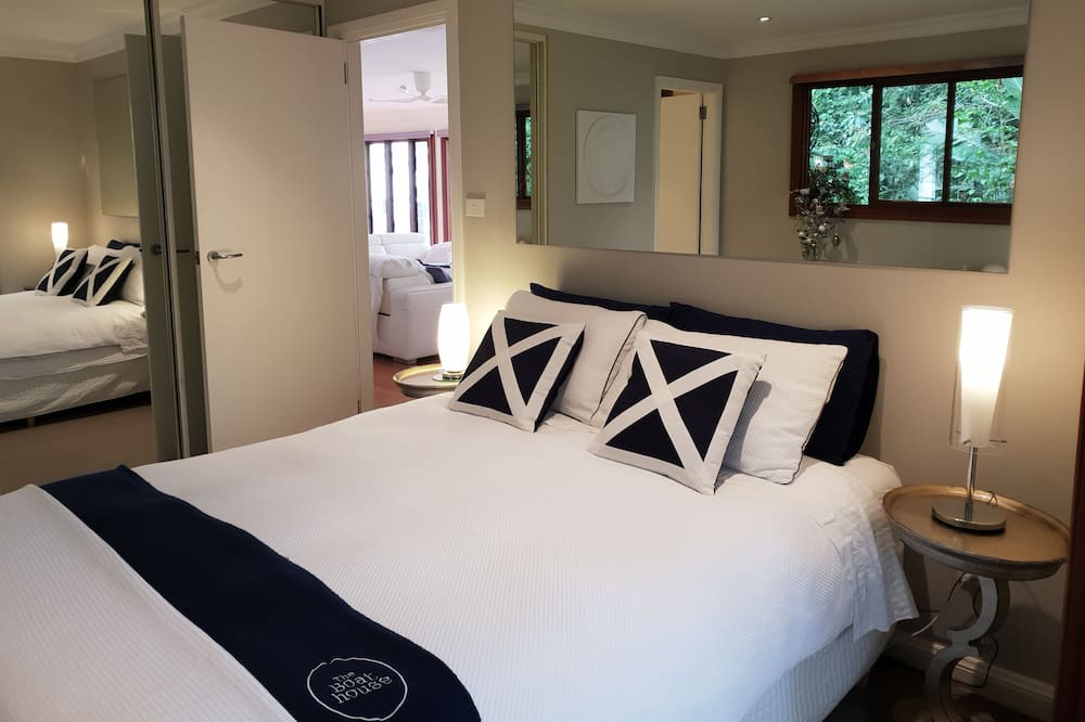Photo of Bedroom in Whale Beach