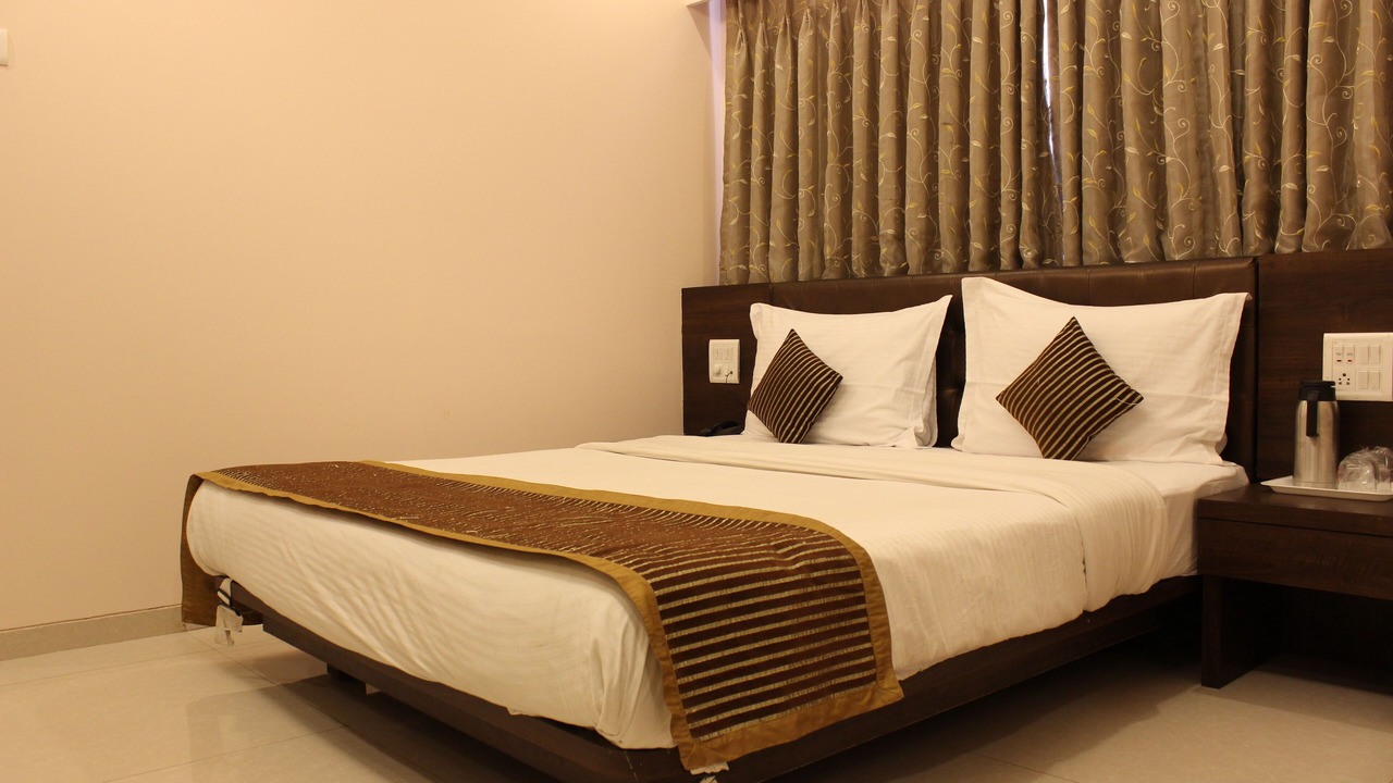 Photo of Bedroom in Mahabaleshwar