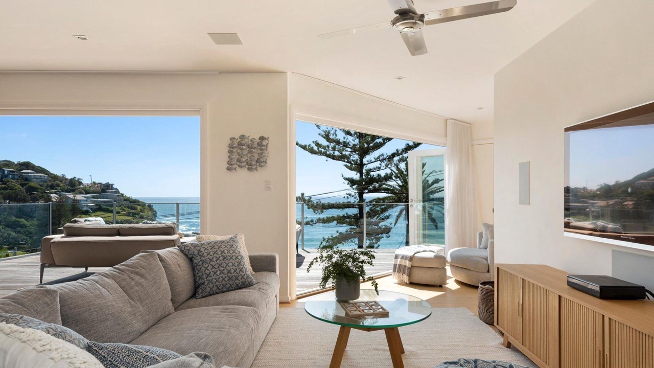 Photo of Livingroom in Whale Beach