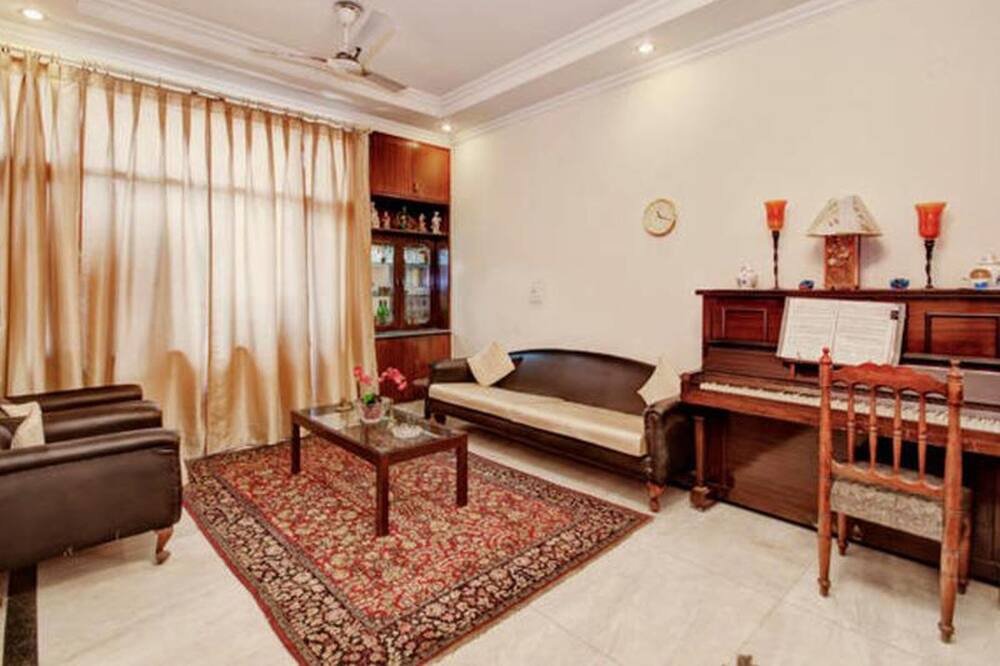 Photo of Livingroom in Naraina