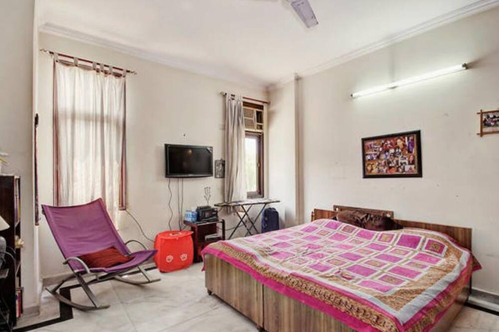 Photo of Bedroom in Naraina