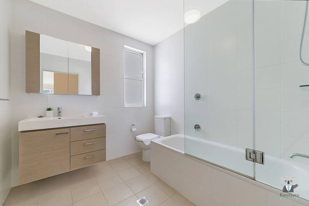 Photo of Bathroom in Breakfast Point