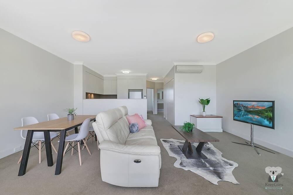 Photo of Livingroom in Breakfast Point