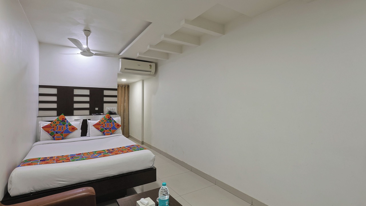 Photo of Bedroom in Sayajiganj