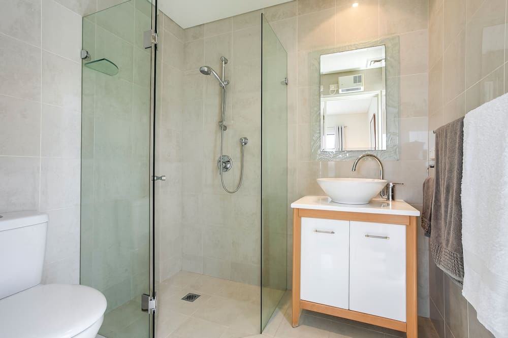 Photo of Bathroom in Freshwater