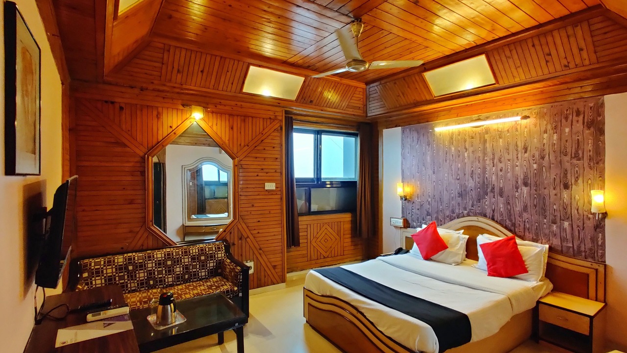 Photo of Bedroom in Mahabaleshwar