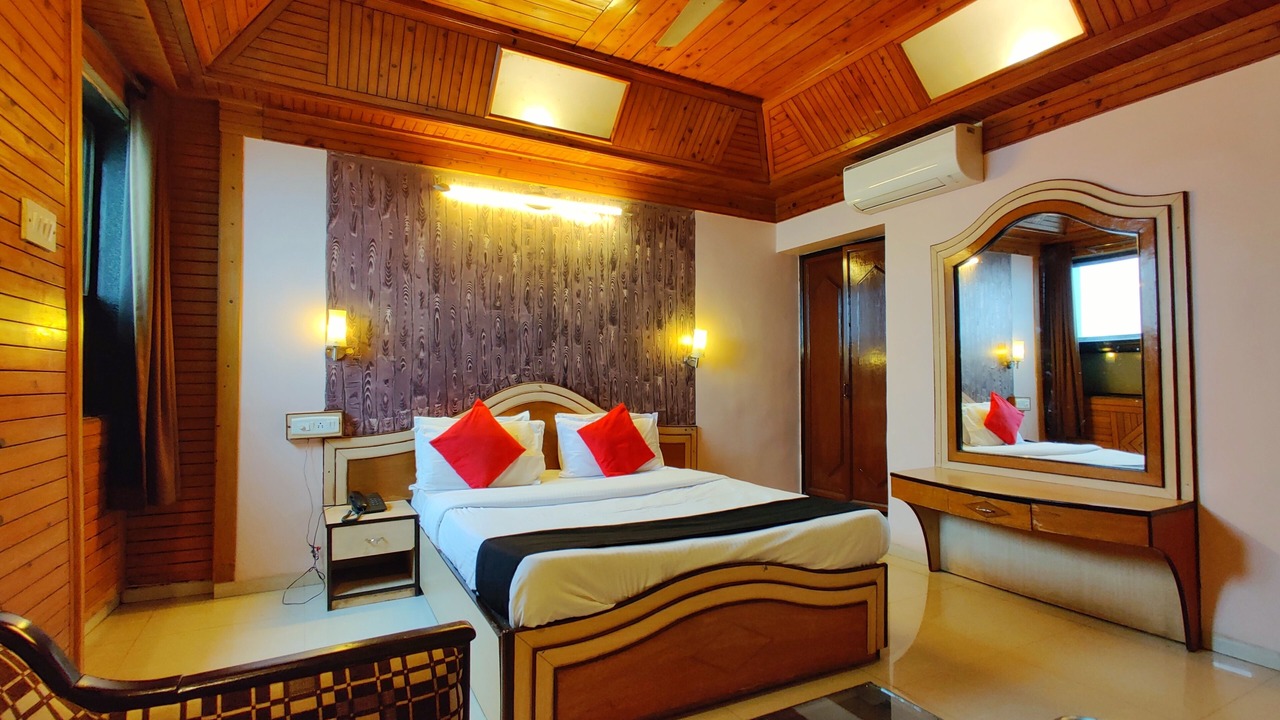 Photo of Bedroom in Mahabaleshwar