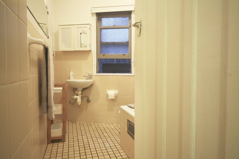 Photo of Bathroom in Woolloomooloo
